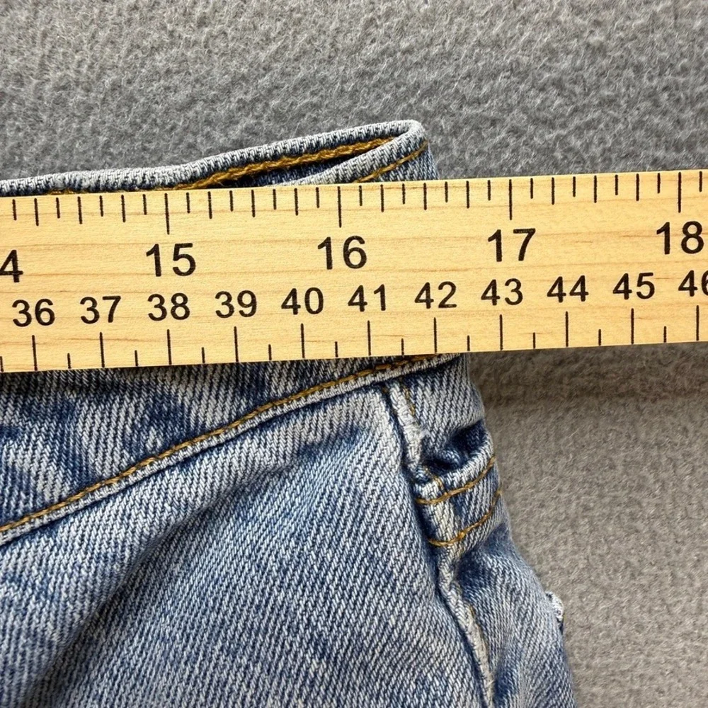 Vintage Levi's Jeans 550 Relaxed Fit‎ 36x32 Light Wash 90s Made in USA Tapered